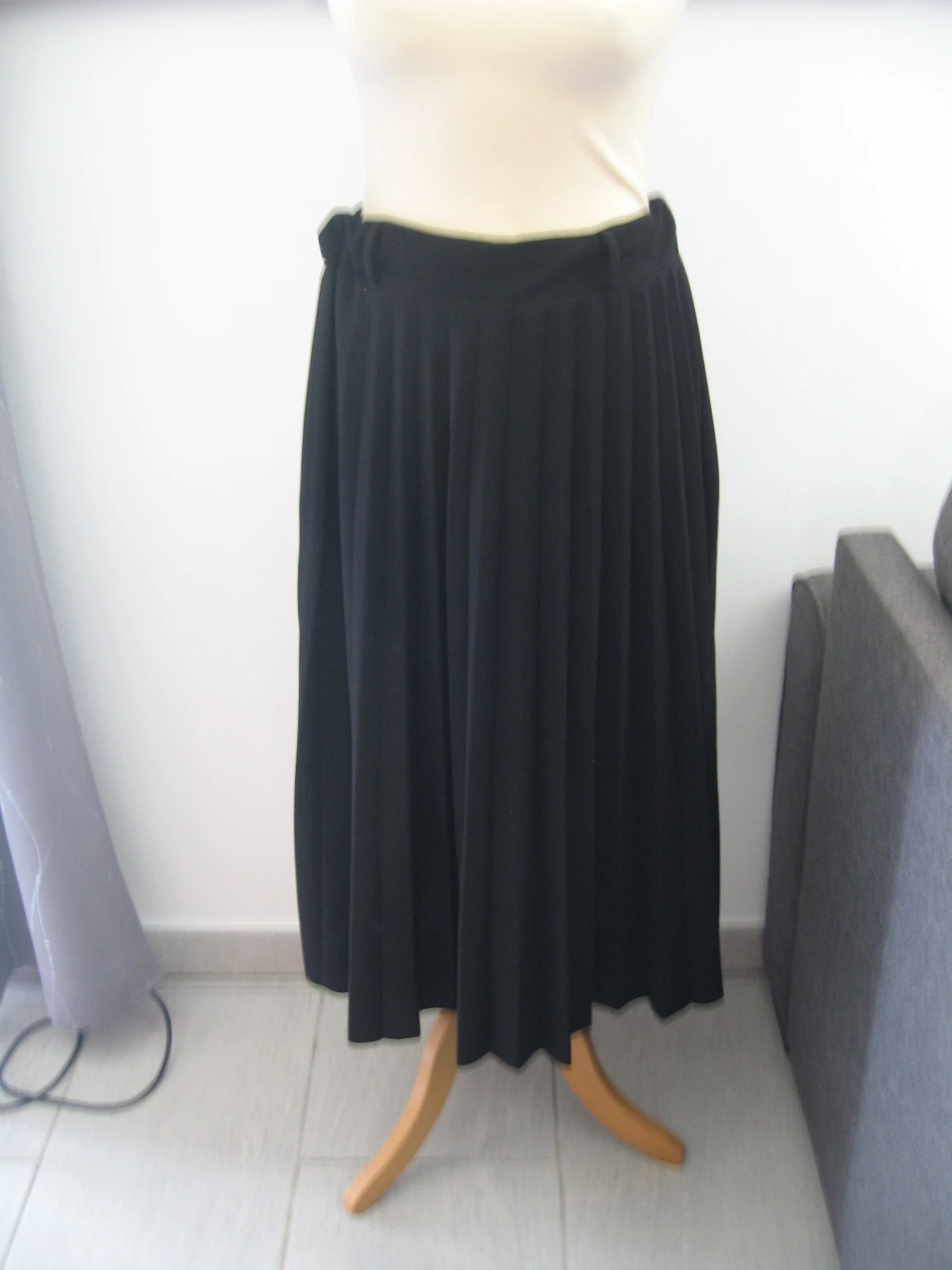 Sublime Jupe Plissée Noire - Chic Italien - État Impeccable Taille S